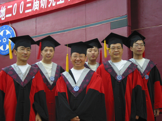 2003年杨俊博士毕业.png