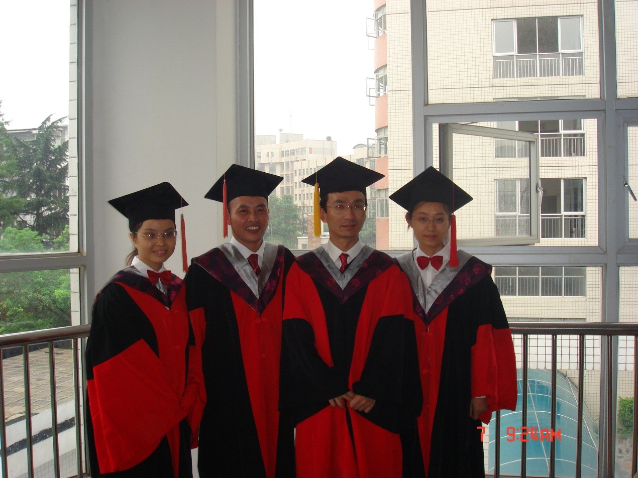 2006年文晓燕、王吉清、胡伟博士毕业.jpg